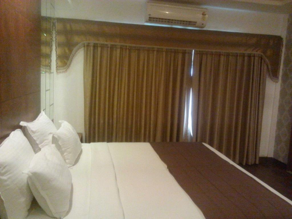The Shiv Nautica Hotel Mundra Bagian luar foto