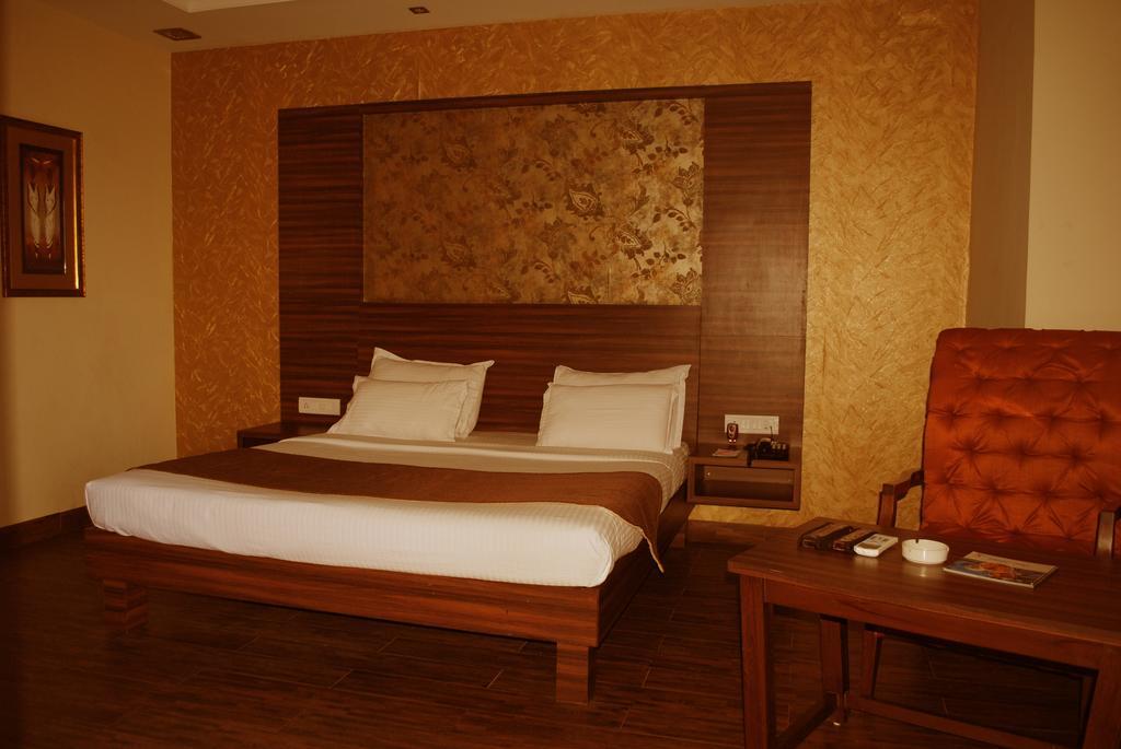 The Shiv Nautica Hotel Mundra Bagian luar foto